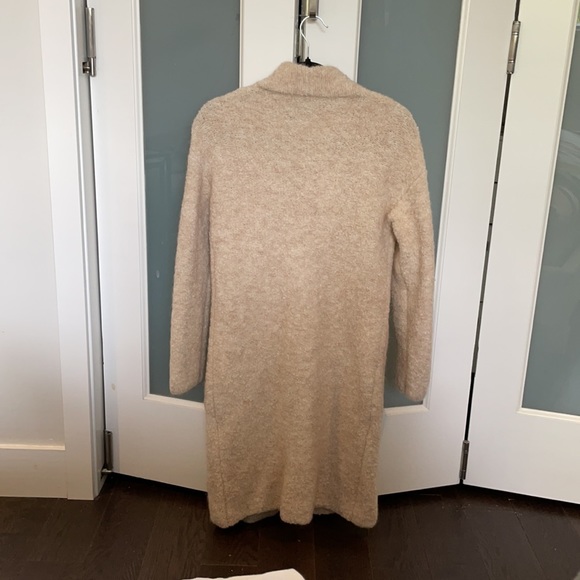 Aritzia Cardigan - Picture 2 of 5